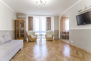 Трикімнатна квартира подобово в центрі Києва