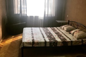 Двухкомнатная квартира у метро Кловская
