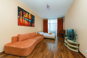 Комфортні апартаменти з видом на Дніпро, Оболонська набережна