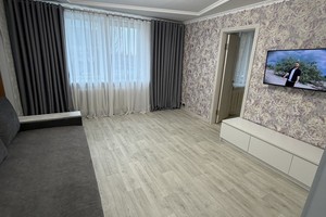 Двухкомнатная квартира возле ЖД вокзала