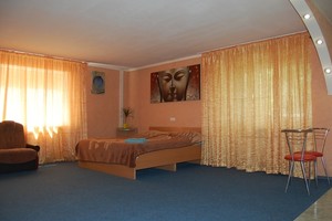 Посуточно сдам квартиру- студию в Луганске