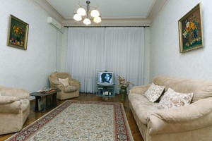 2-комнатная квартира в центре Киева на Майдане