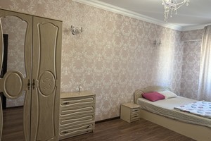 3-комнатная квартира возле метро Теремки