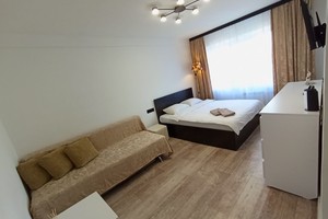 Посуточно 1к кв, Лесной массив, метро Черниговская