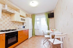 Сдам просторную 1к квартиру посуточно в центре