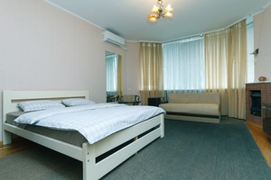 1-комнатная квартира посуточно, метро Позняки, клиника Борис