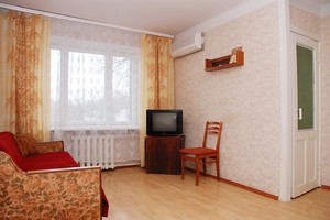 Однушка біля метро "КПІ", "Лук'янівська"