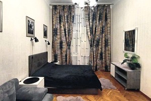 Двокімнатна квартира біля Опери, чисто і затишно