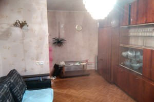 Однокімнатна квартира на Черемушках біля парку Горького
