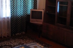Здам для одного або двох осіб однокімнатну квартиру